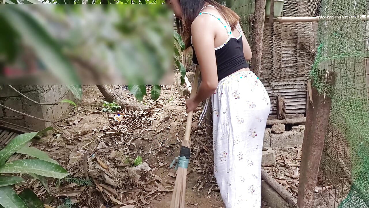 TEENAGE HOUSEMAID FUCK IN BACKYARD WITH HIS CHEATING BOSS